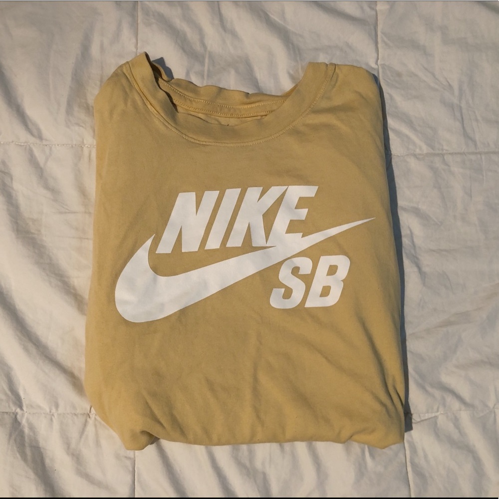 NIKE t shirt